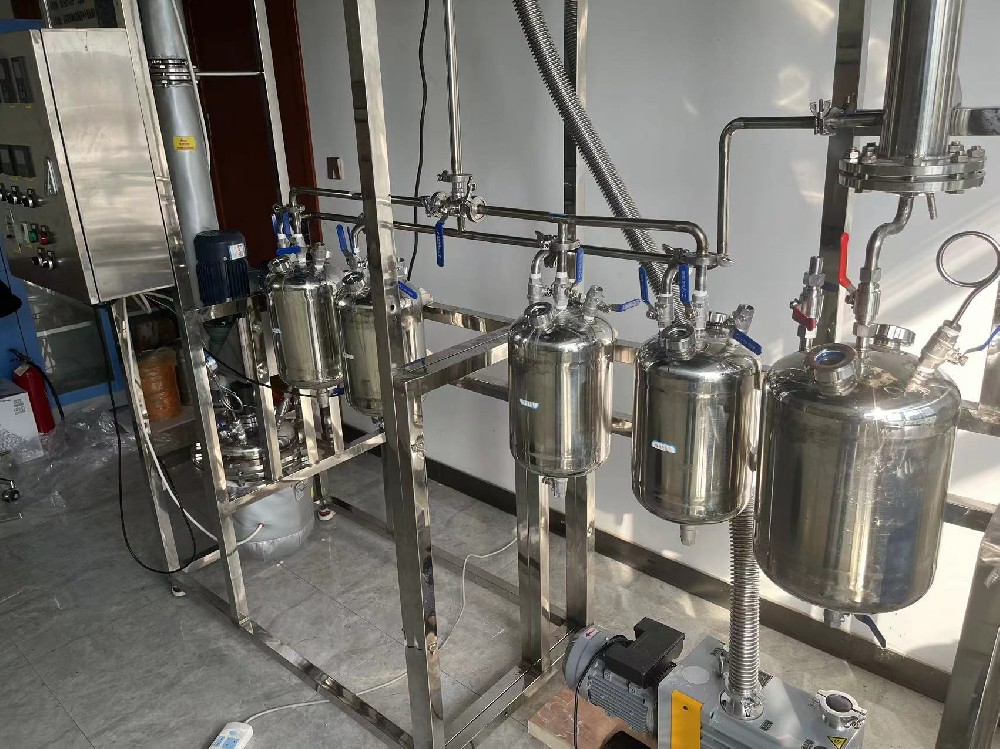 超洁净蒸馏设备：打造现代工业的纯净未来