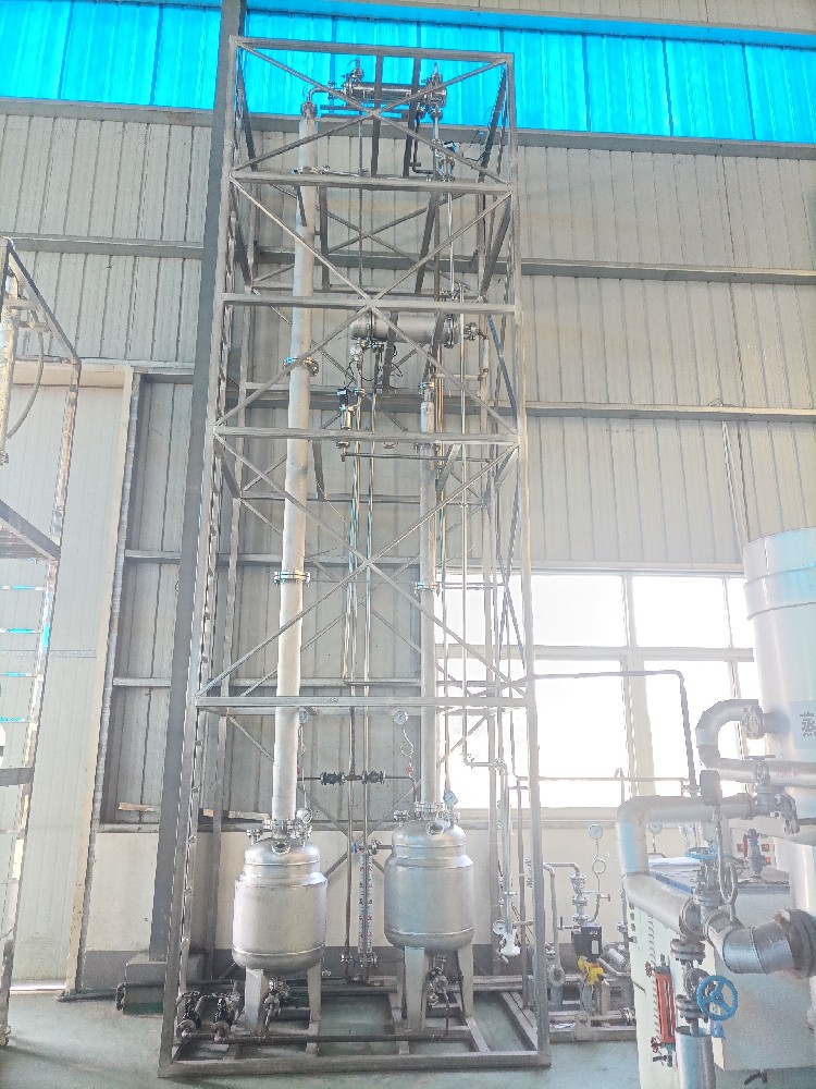 精馏装置的主要设备有哪些？