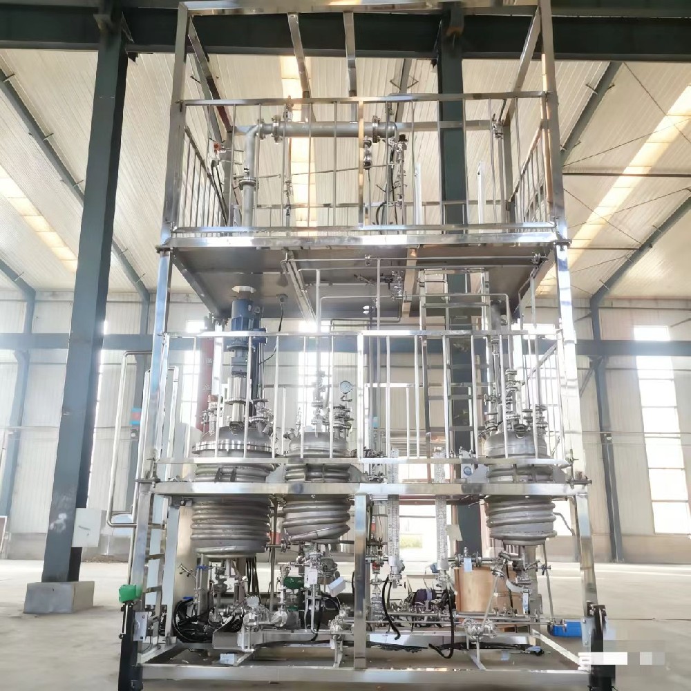 精馏操作中怎样调节釜温？